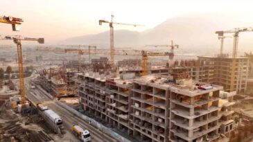 Asrın İnşası 7/24 Devam Ediyor