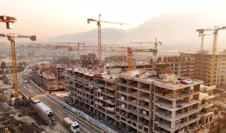 Asrın İnşası 7/24 Devam Ediyor