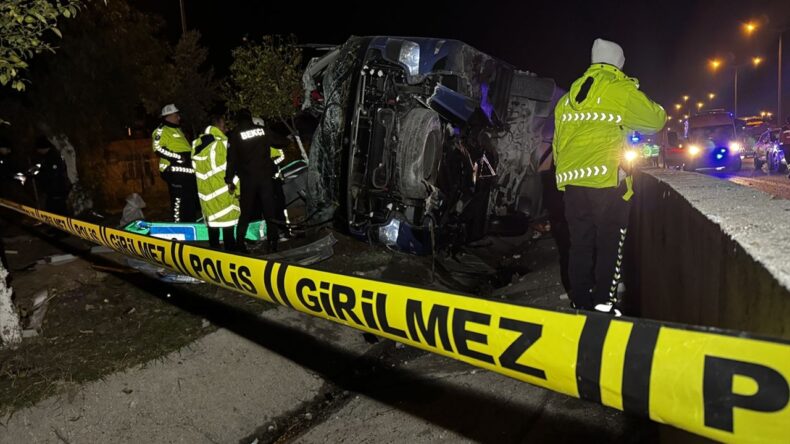 Adana’da Devrilen Otobüste 8 Kişi Yaralandı