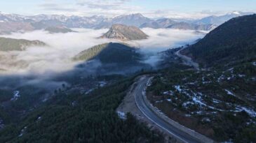 Adana’nın Feke İlçesinde Büyüleyici Sis Manzarası
