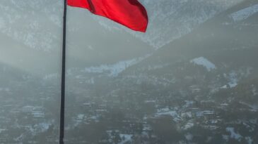 Amanos Dağları’nda Yıpranan Türk Bayrağı Değiştirildi