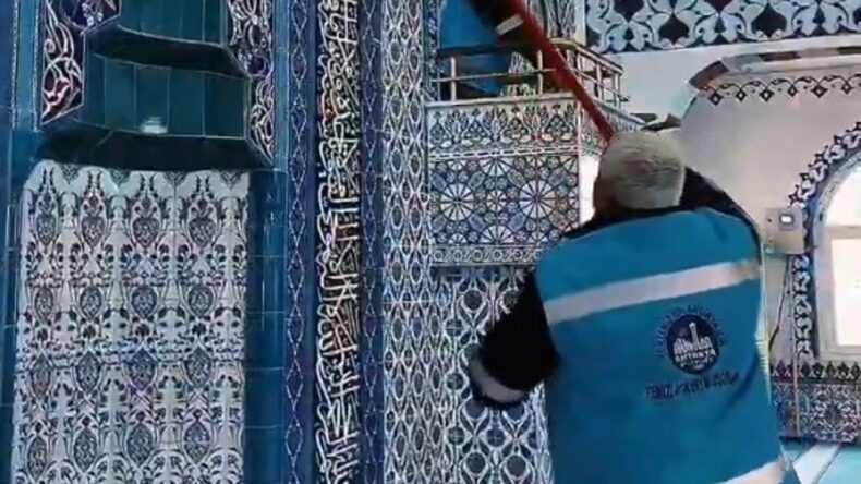 Antakya Belediyesi Camilerde Temizlik Faaliyetlerini Sürdürüyor