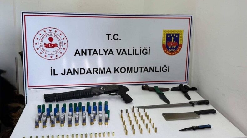 Antalya’da Ruhsatsız Silah ve Mühimmat Operasyonu
