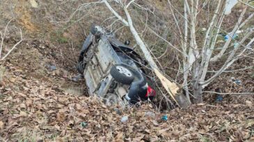 Burdur’da Otomobil Şarampole Devrildi: 4 Yaralı