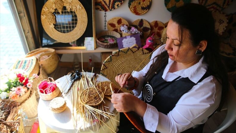 Deprem Enkazından Sanata Uzanan Yol: Hataylı Hasır Ustası Yeniden Üretiyor