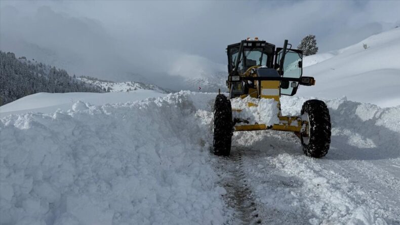 Kahramanmaraş’ta Kar Nedeniyle 137 Mahalleye Ulaşım Sağlanamıyor