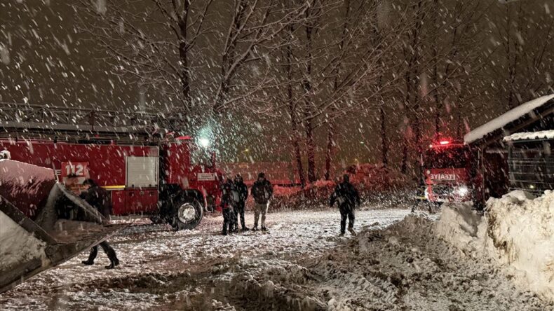 Kahramanmaraş’ta Kar Nedeniyle Çatısı Çöken Besi Ahırı: 18 Büyükbaş Telef Oldu