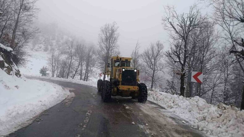 Kahramanmaraş’ta Karla Mücadele Çalışmaları Devam Ediyor