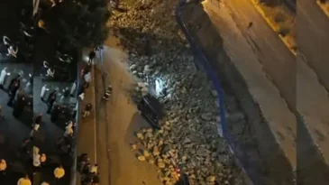 Payas İlçesinde Göçük: Araçlar Toprak Altında Kaldı!