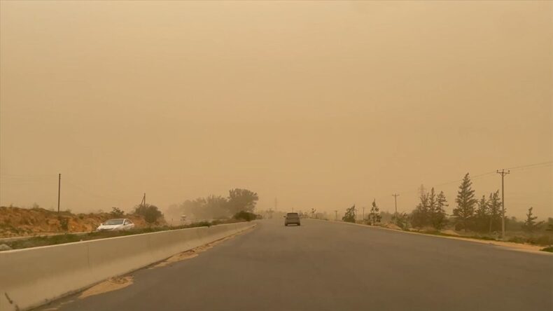 Libya’da Kum Fırtınası Nedeniyle Eğitime Ara Verildi