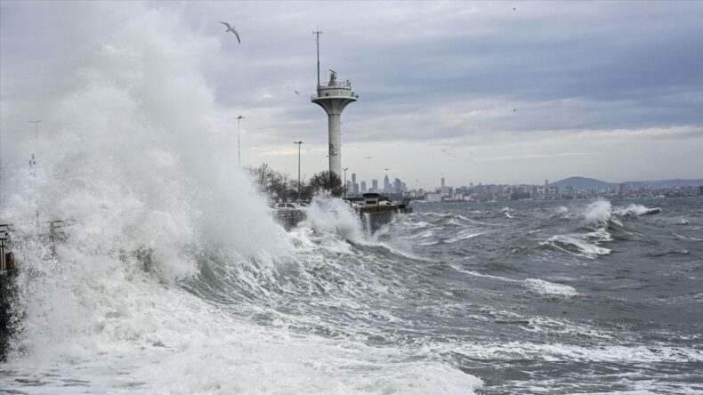 Meteorolojiden Denizlerde Fırtına Uyarısı