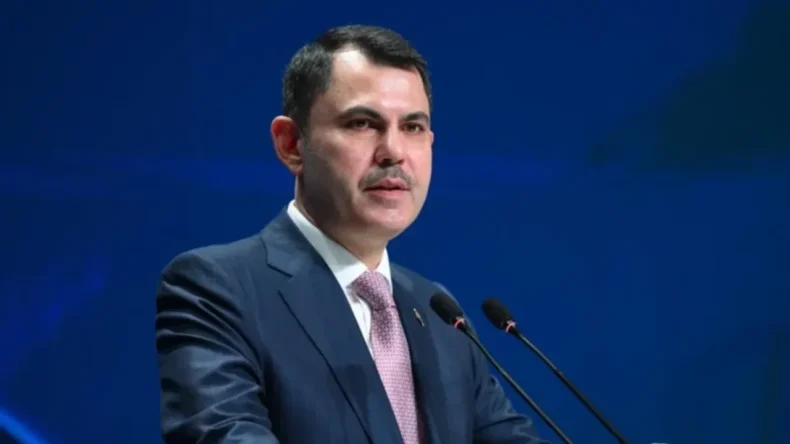 455 Bin Konut Tartışması Büyüyor: Kurum’dan Özel’e Ağır Sözler!