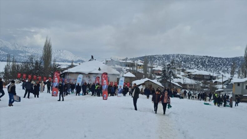 Saimbeyli İlçesinde Kar Şöleni Düzenlendi