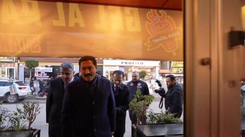 Vali Mustafa Masatlı’dan Payas Atatürk Caddesi Esnafına Moral Ziyareti