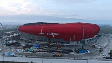 Atsu’nun Ardından Sessizliğe Gömülen Hatay Stadı Ayağa Kalkıyor
