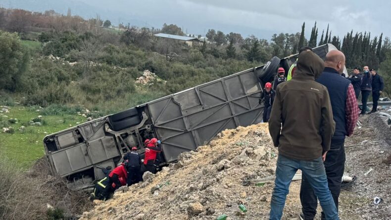 Antalya’da Devrilen Yolcu Otobüsündeki Ölü Sayısı 10’a Yükseldi