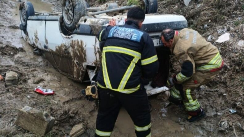Hatay’da Devrilen Otomobilde 3 Kişi Yaralandı