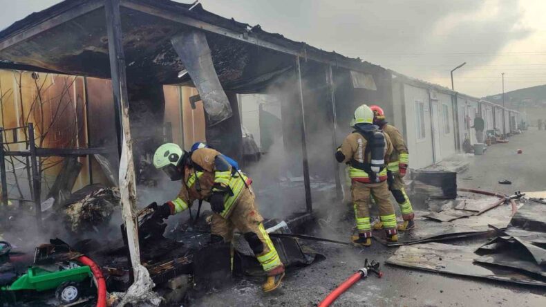 Konteynerde Çıkan Yangın Kontrol Altına Alındı