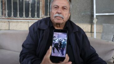 Dua Etsinler Yeter” Diyen Hataylı Emekli Maaşını Mahalleliye Dağıtıyor