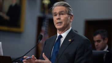 ABD Hazine Bakanı Bessent: Yüzde 15’lik Küresel Gümrük Tarifesi Bu Hafta Uygulanacak