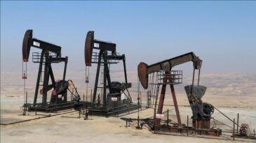 ABD, Orta Doğu’daki Gerilimler Nedeniyle Petrol Fiyatı Tahminini Yükseltti