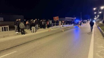 Adana’da Motosiklet Sürücüsü Belediye Otobüsüyle Çarpışarak Hayatını Kaybetti