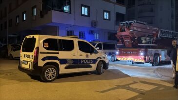 Adana’da Evini Yakmak İsteyen Kişi Polis Tarafından İkna Edildi