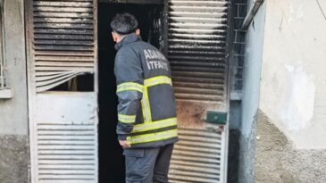 Adana’da İki Katlı Binada Yangın: Bir Yaralı