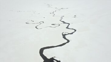 Ağrı’da Karla Kaplı Menderesler Havadan Görüntülendi