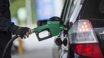 Motorin ve Benzine Tarihi Zam Geliyor