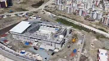 Alazı Mahallesi’nde 1500 Kişilik Spor Tesisi İnşaatı Devam Ediyor