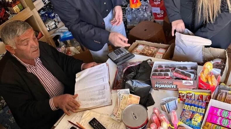 Bozyazı’da Öğrenciler Defteri Geleneğini Sürdürdü