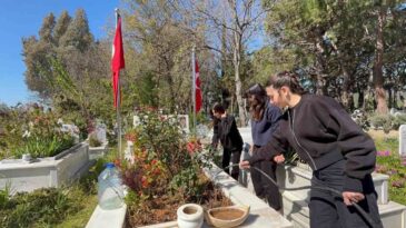 Bozyazı’da Öğrencilerden Şehitlere Anma Ziyareti