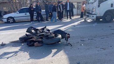 Burdur’da Kamyonetle Çarpışan Motosiklet Sürücüsü Hayatını Kaybetti