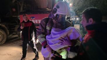 Hatay’da 5 Katlı Binada Yangın: 30 Kişi Kurtarıldı