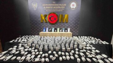 Kahramanmaraş’ta Kaçak Telefon ve Makaron Ele Geçirildi
