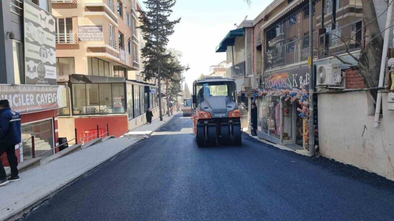 Kahramanmaraş’ta Yol Yenileme Çalışmaları Devam Ediyor