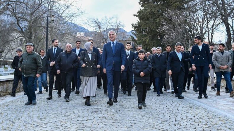 Kültür ve Turizm Bakanı Ersoy, Baba Ocağı İbradı’da İftar Verdi