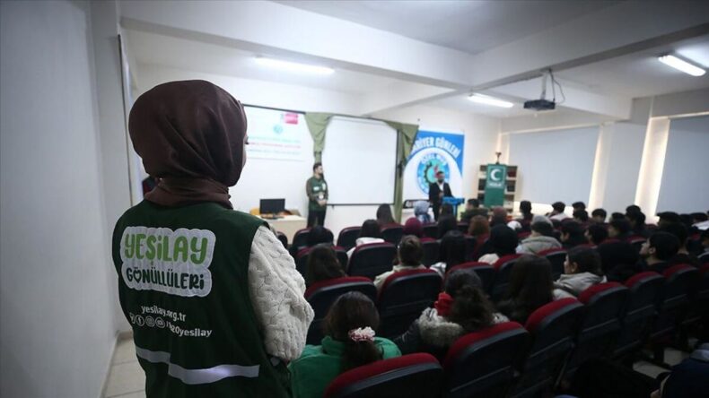 Muş’ta Yeşilay Haftası’nda 12 Bin Kişi Bağımlılığa Karşı Bilinçlendirildi