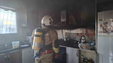 Samandağ’da Evin Mutfağında Yangın Çıktı