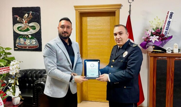 Türkiye Gençlik Vakfı Reyhanlı Başkanı Adil Bal’dan Emniyet Müdürü Salim Ercan’a Hayırlı Olsun Ziyareti