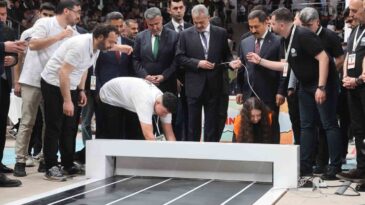 Depremin izlerinin silindiği Hatay’da 4 bin 67 öğretmen ve öğrenci robot yarışmasında yarışacak