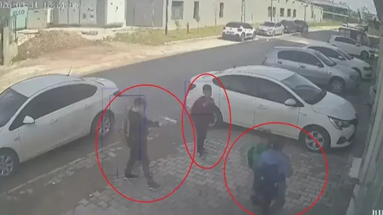 Hatay’da 11 Yaşındaki Çocuk Silahla Akranlarını Gasp Etti!