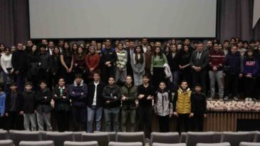 Tuva Cihangir Atasever Isparta’da Öğrencilerle Buluştı