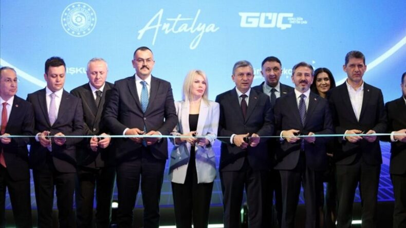 Antalya’da İstihdam Fuarı Başladı