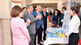 Silifke’de TÜBİTAK 4006 Bilim Fuarı açıldı