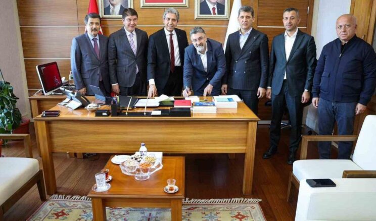 Serik Belediye Başkanı Kadir Kumbul AK Parti’ye Katıldı