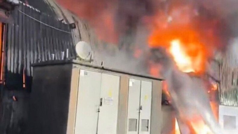 Adana’da Geri Dönüşüm Fabrikasında Yangın Çıktı