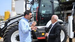 Kumluca Belediyesi iş makinesi filosunu güçlendirdi