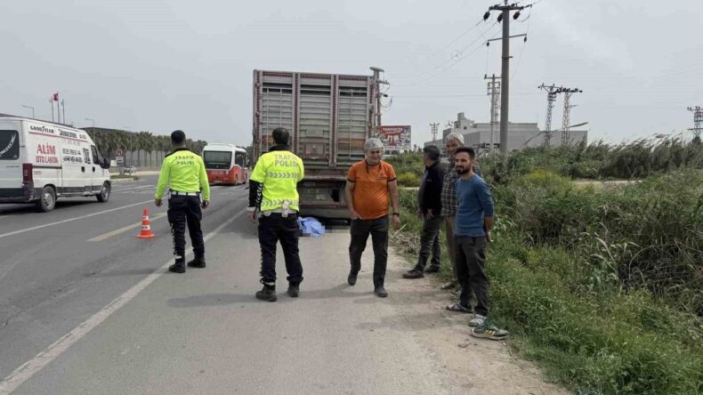 Mersin’de Park Halindeki Kamyona Çarpan Motosikletli Hayatını Kaybetti